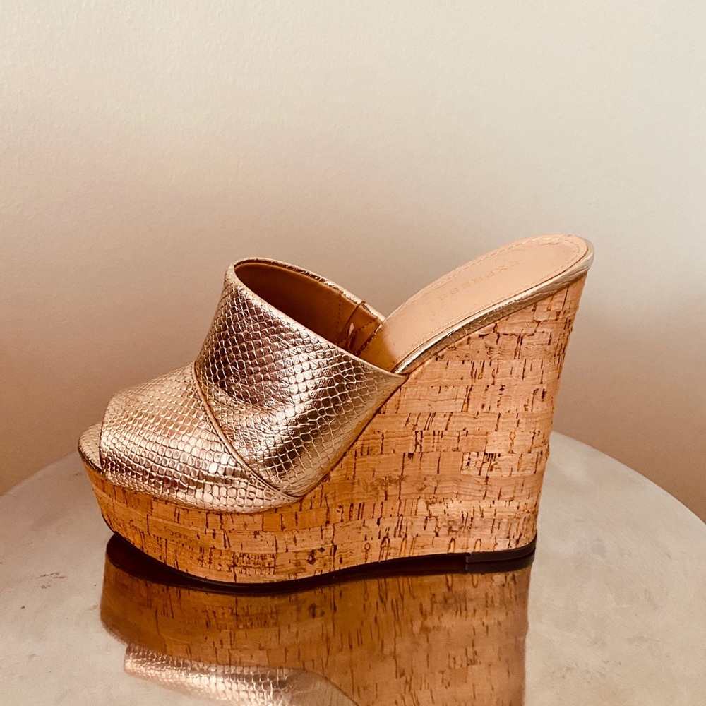 Express wedges rose gold